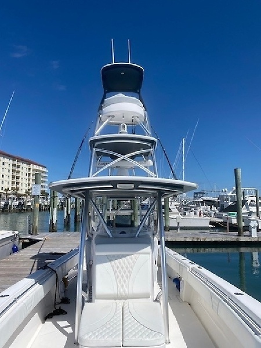 2019 Contender Center Console — 0005627309