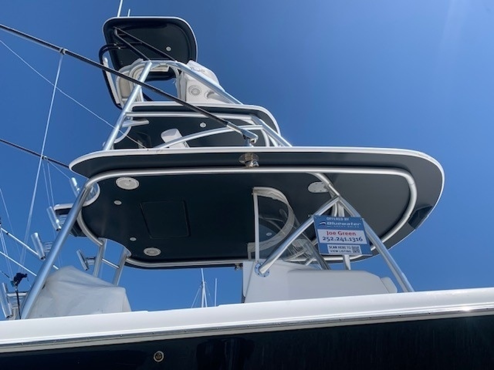 2019 Contender Center Console — 0005632615
