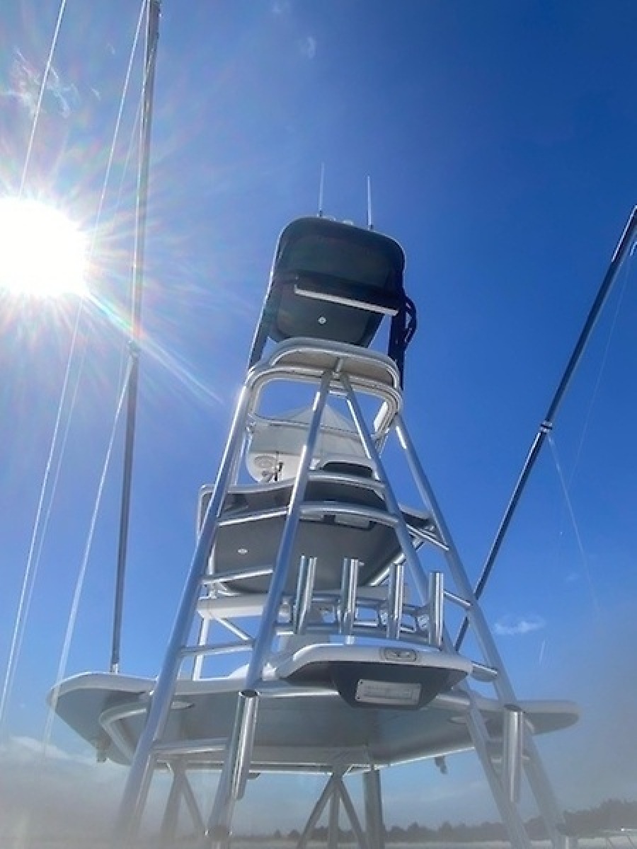 2019 Contender Center Console — 0005627318