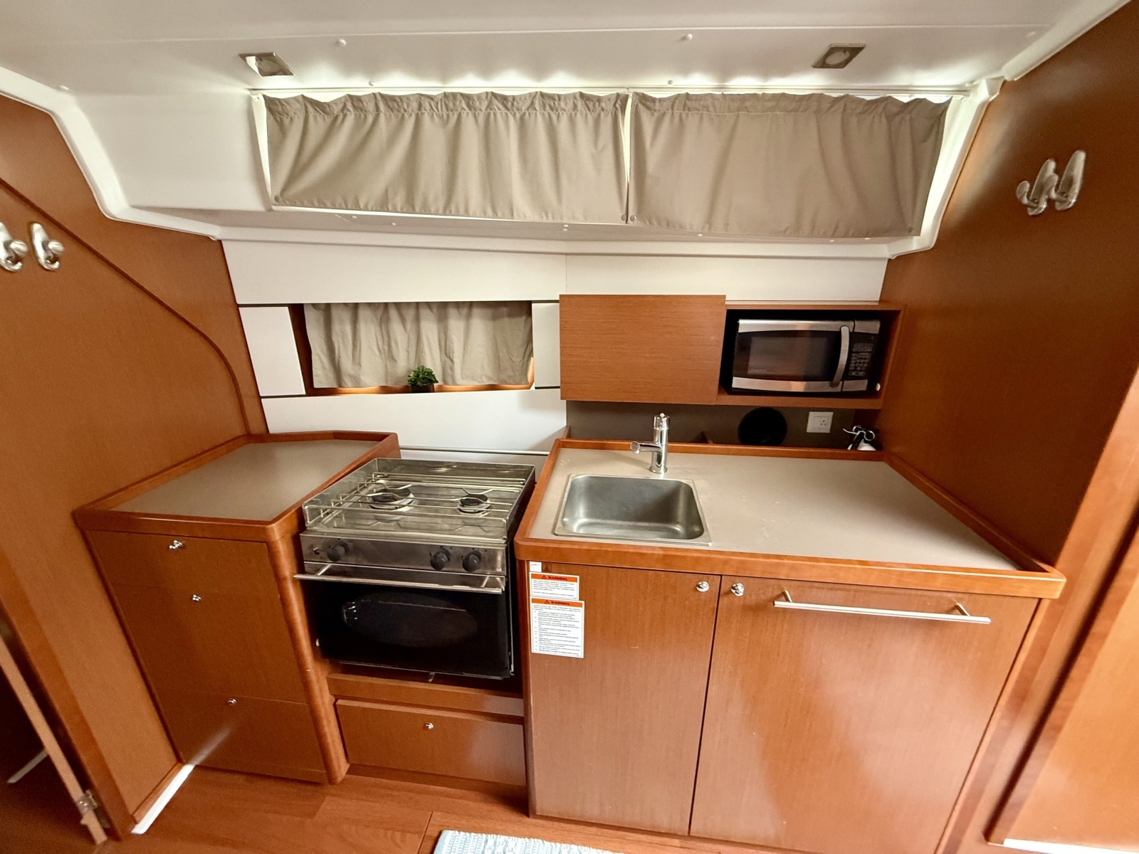 2016 Beneteau 38
