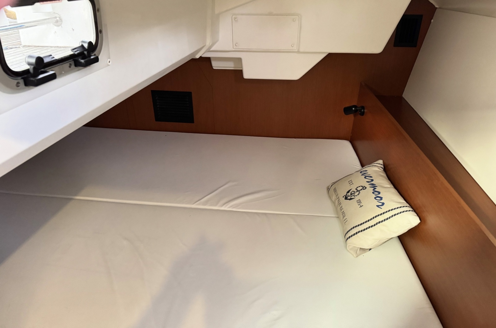 38' 2016 Beneteau 38.1