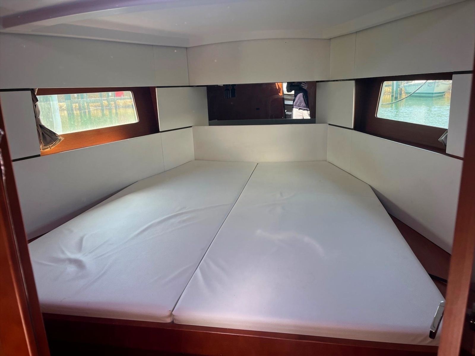 2016 Beneteau 38.1
