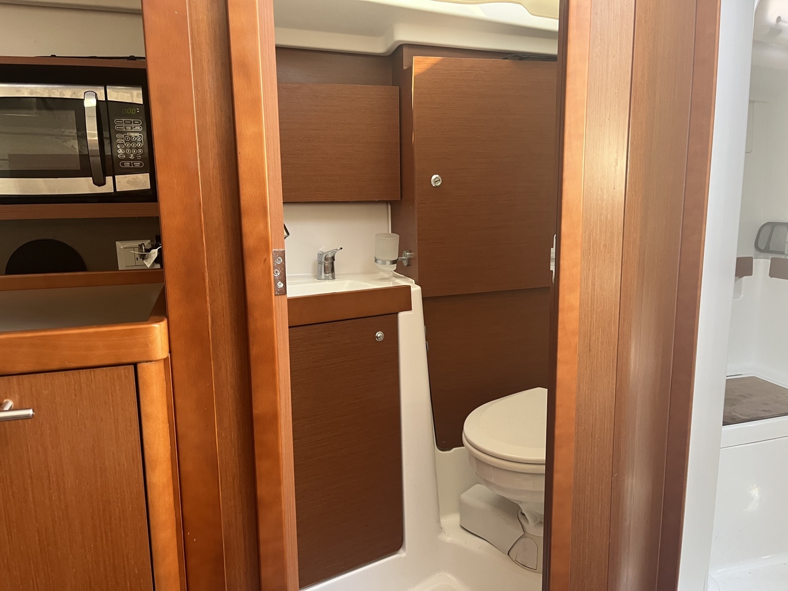 38ft Beneteau Yacht For Sale