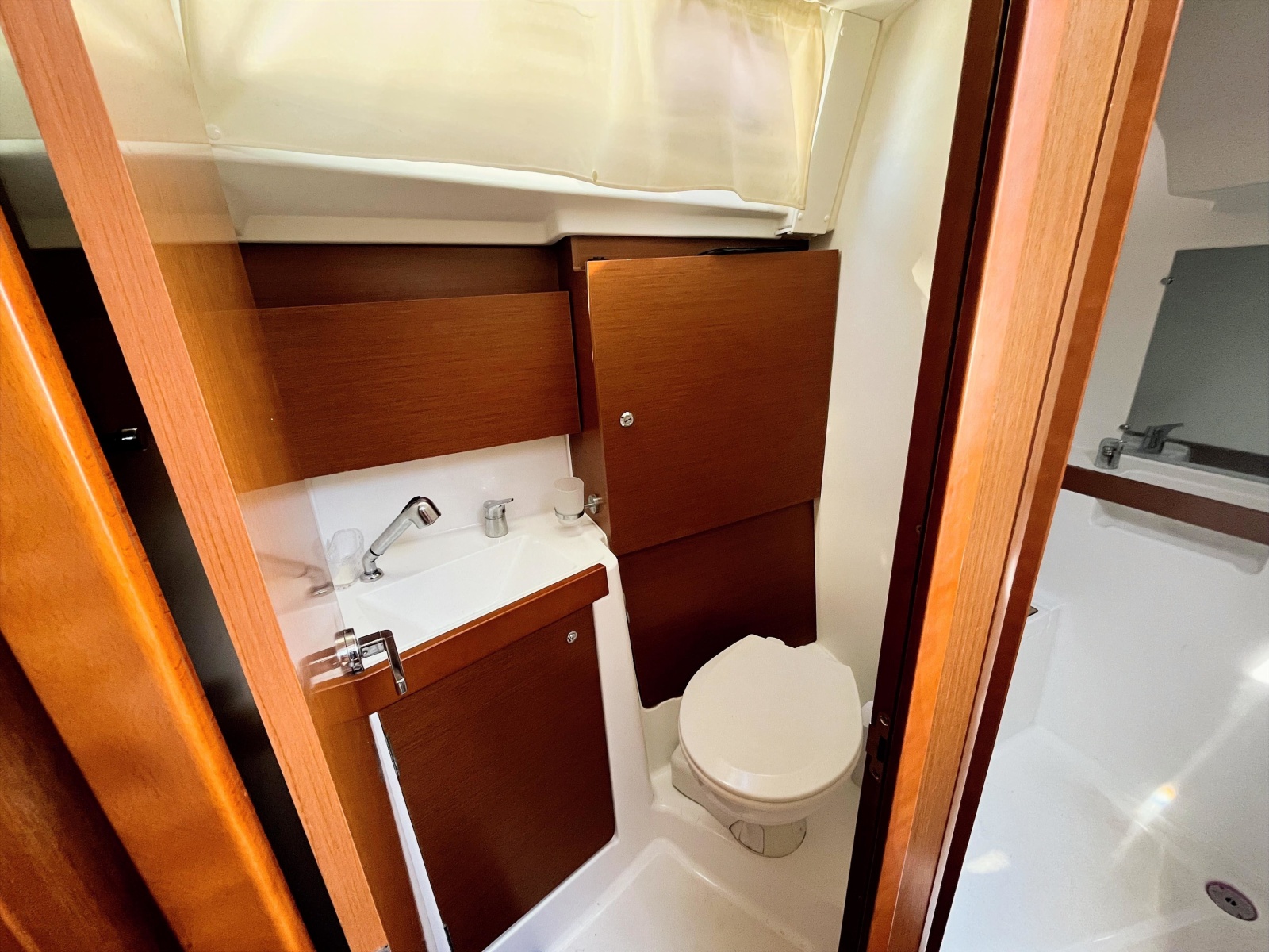 38' 2016 Beneteau 38.1