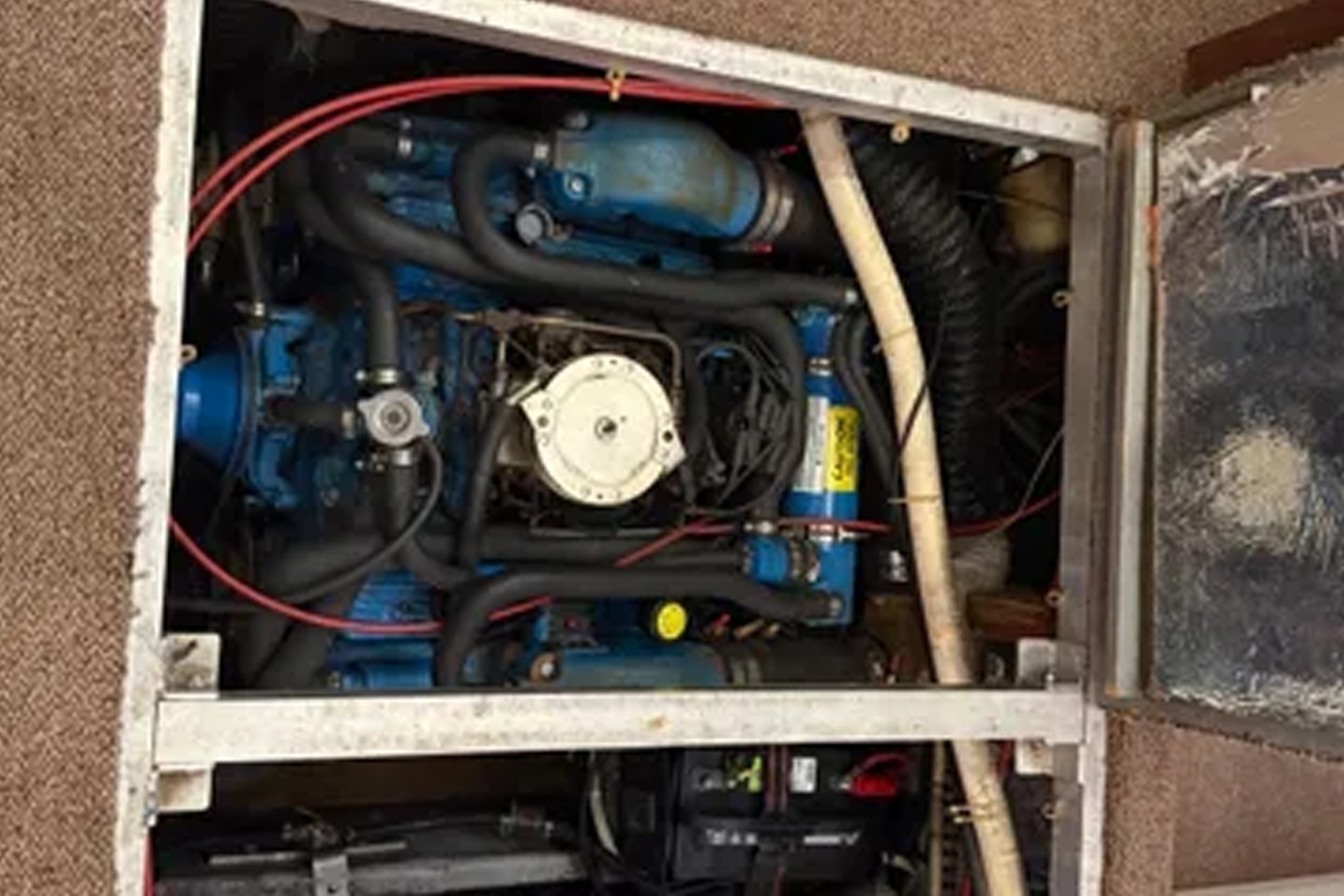 32ft Carver Yacht For Sale