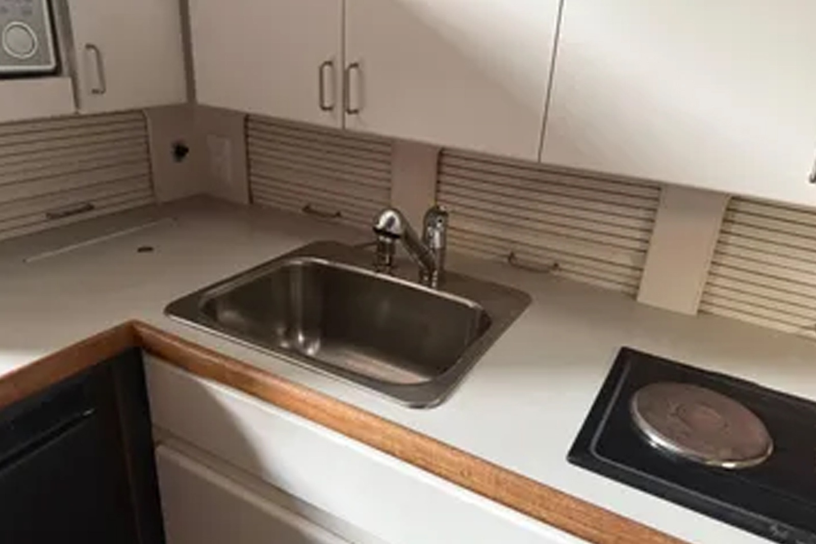 32ft Carver Yacht For Sale