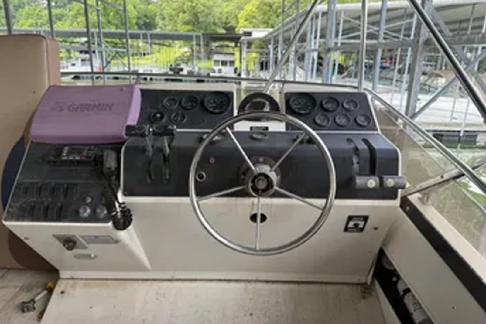 32ft Carver Yacht For Sale