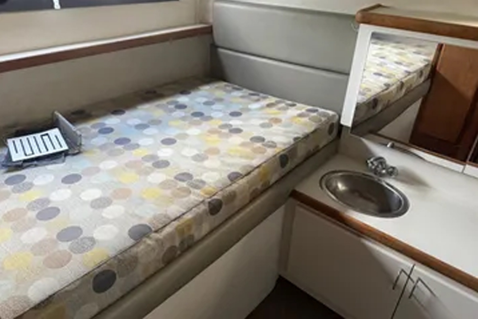 32ft Carver Yacht For Sale