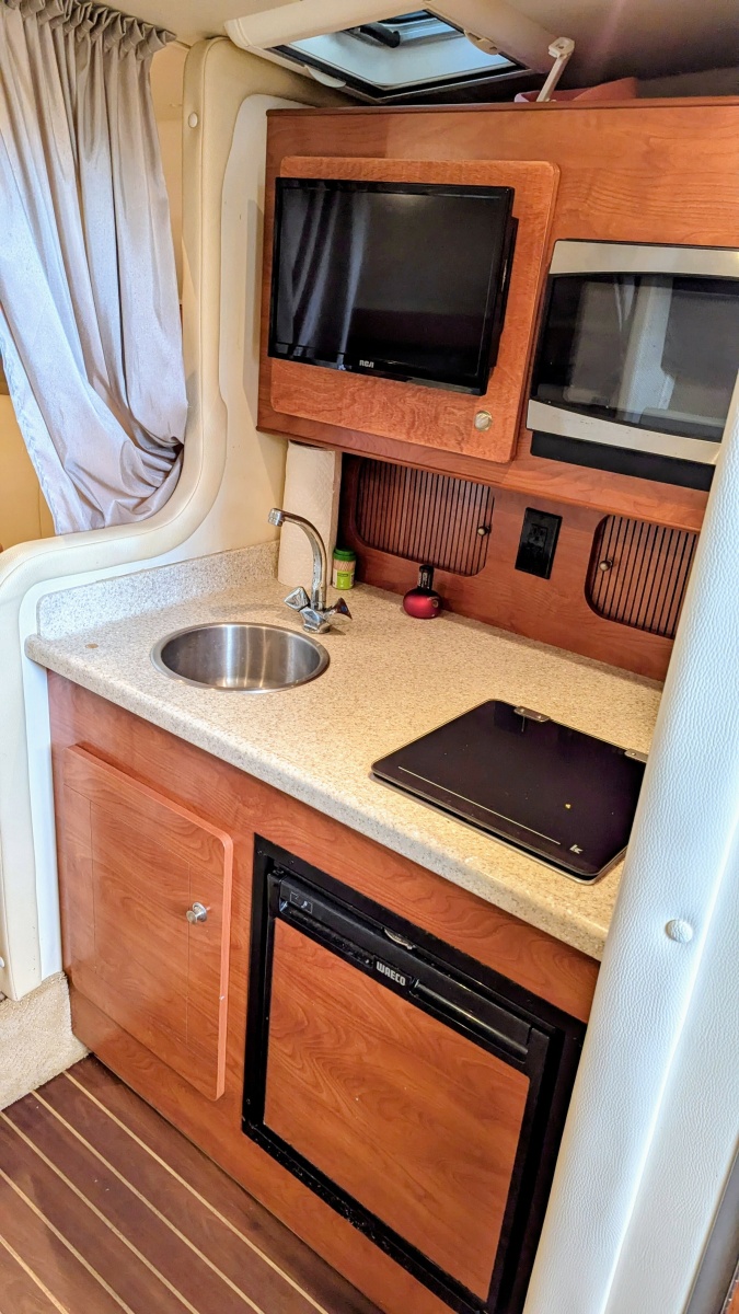 30' 2008 Rinker 300 Express