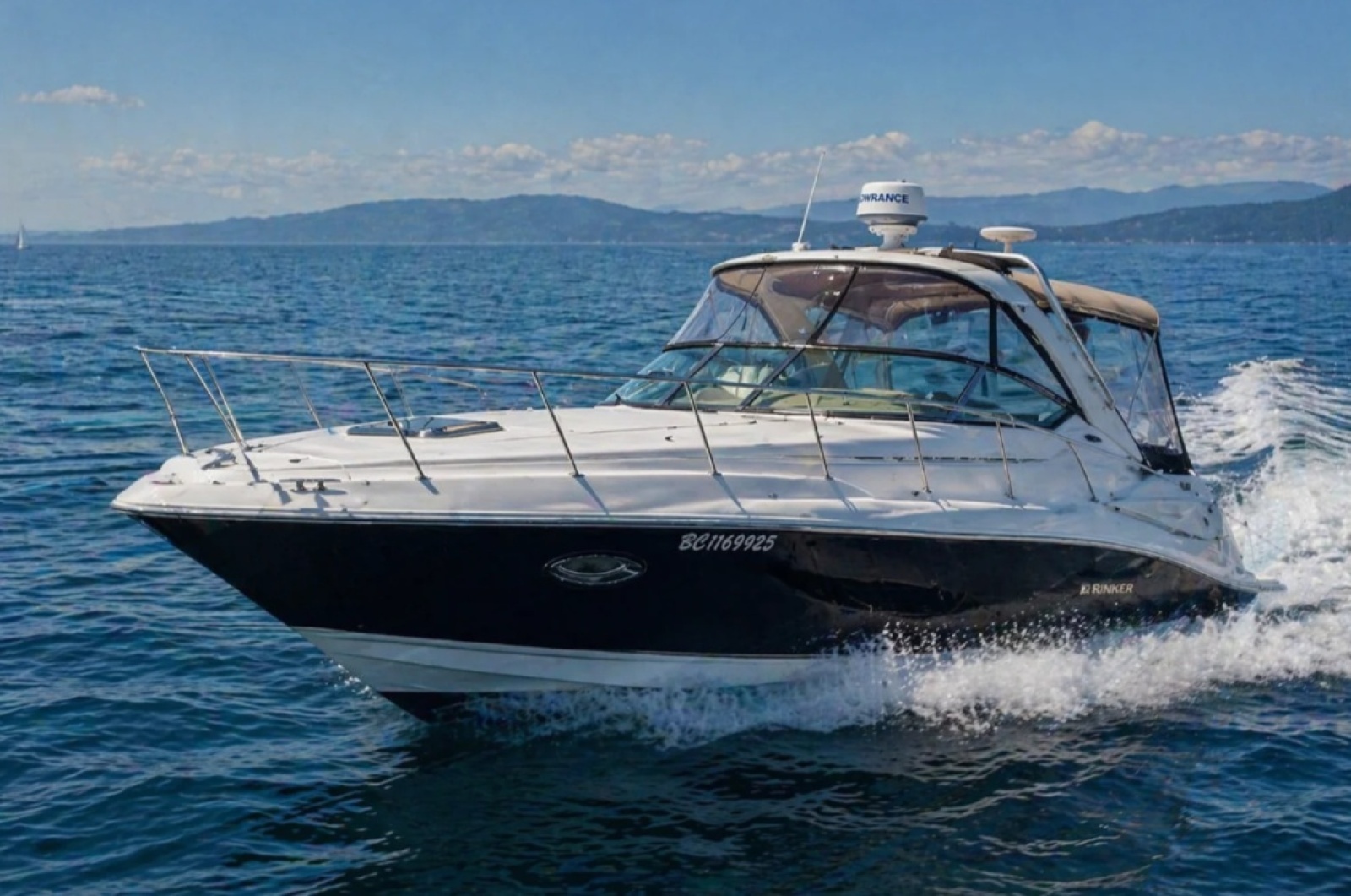 YACHT SEA 30ft Rinker Yacht For Sale