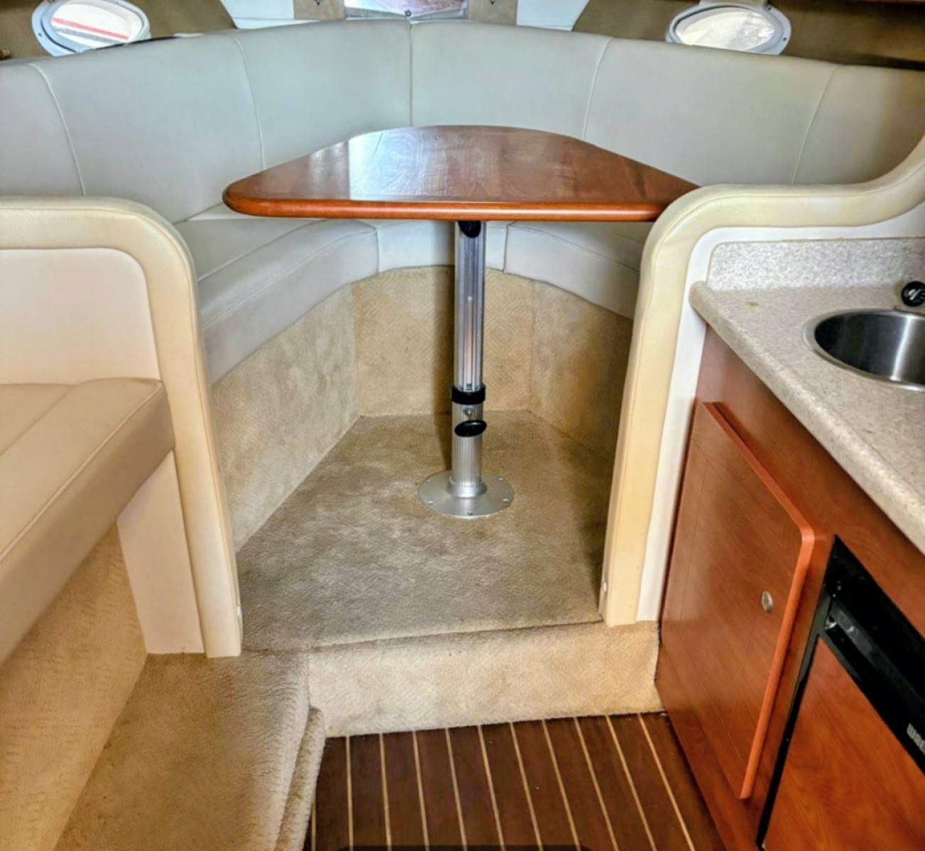YACHT SEA 30ft Rinker Yacht For Sale