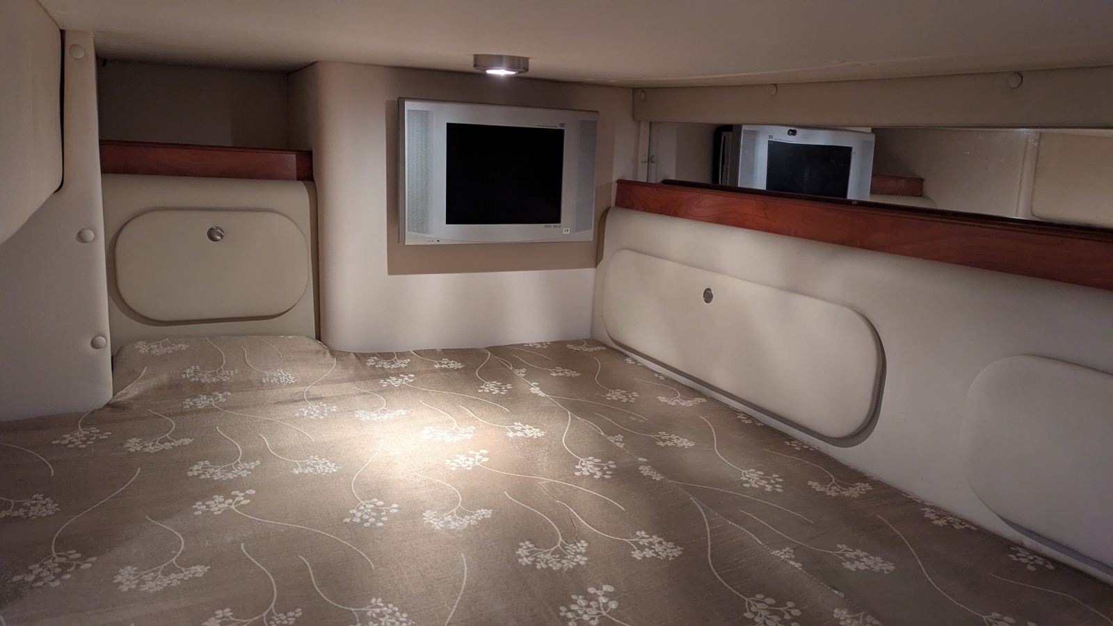 YACHT SEA 30ft Rinker Yacht For Sale