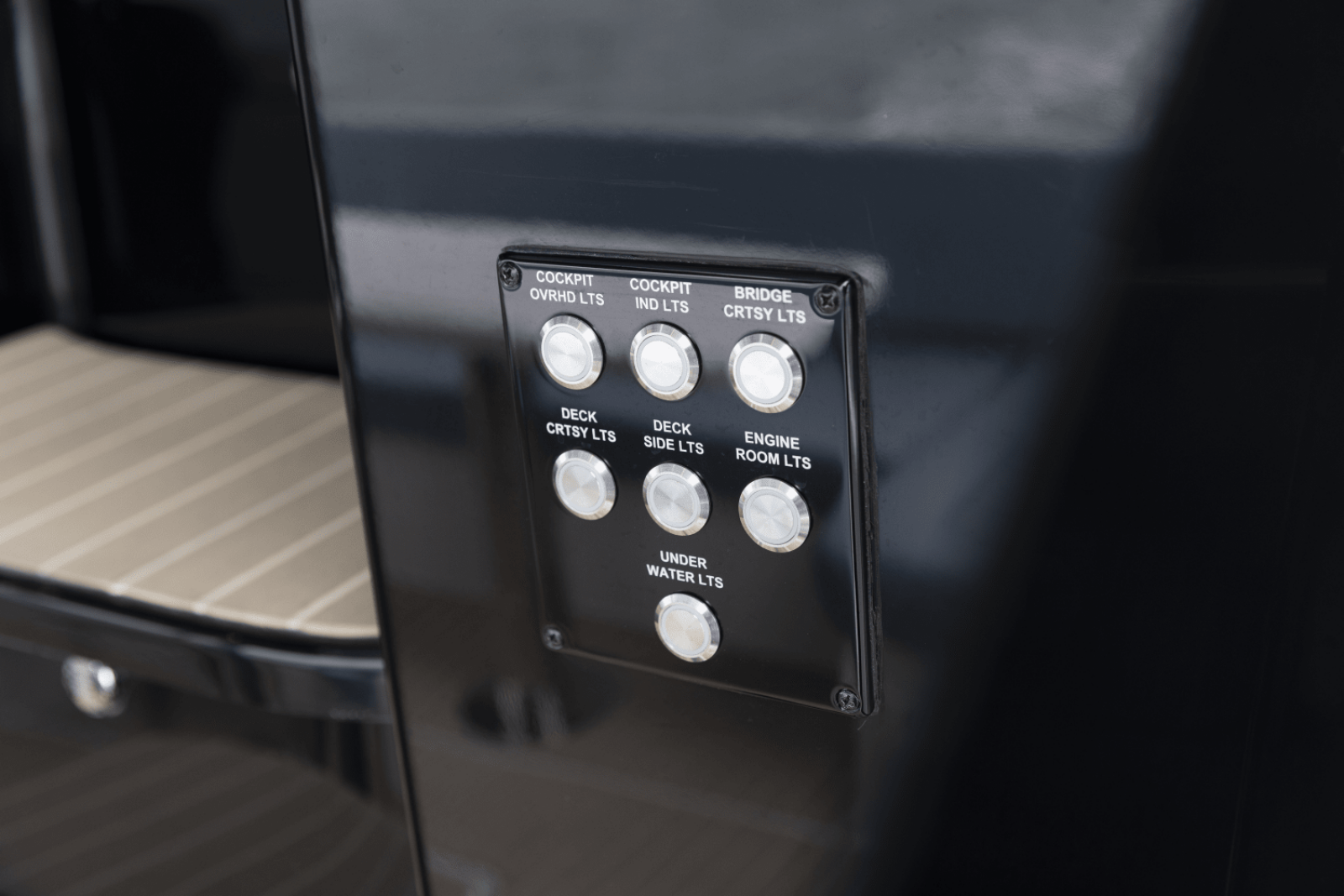 57ft Cruisers Yachts Yacht For Sale