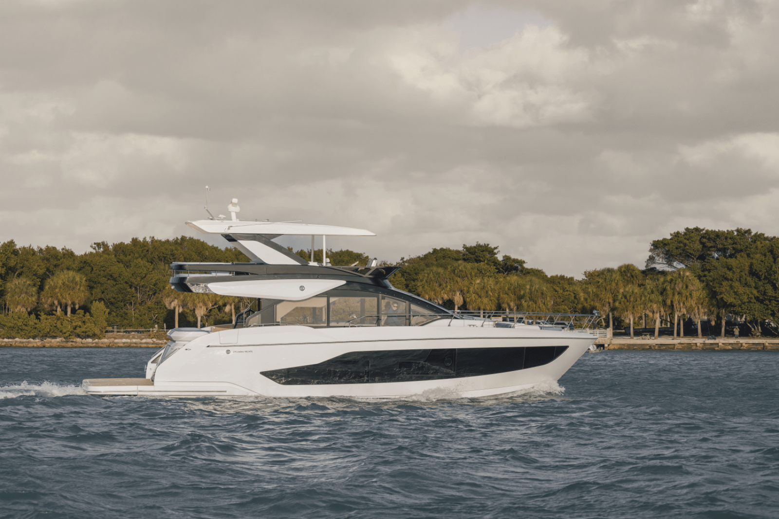 57ft Cruisers Yachts Yacht For Sale