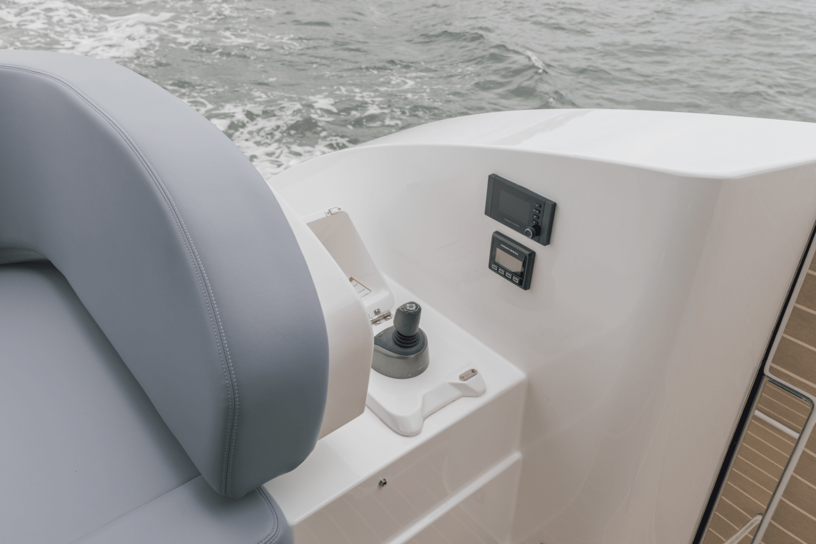 57ft Cruisers Yachts Yacht For Sale