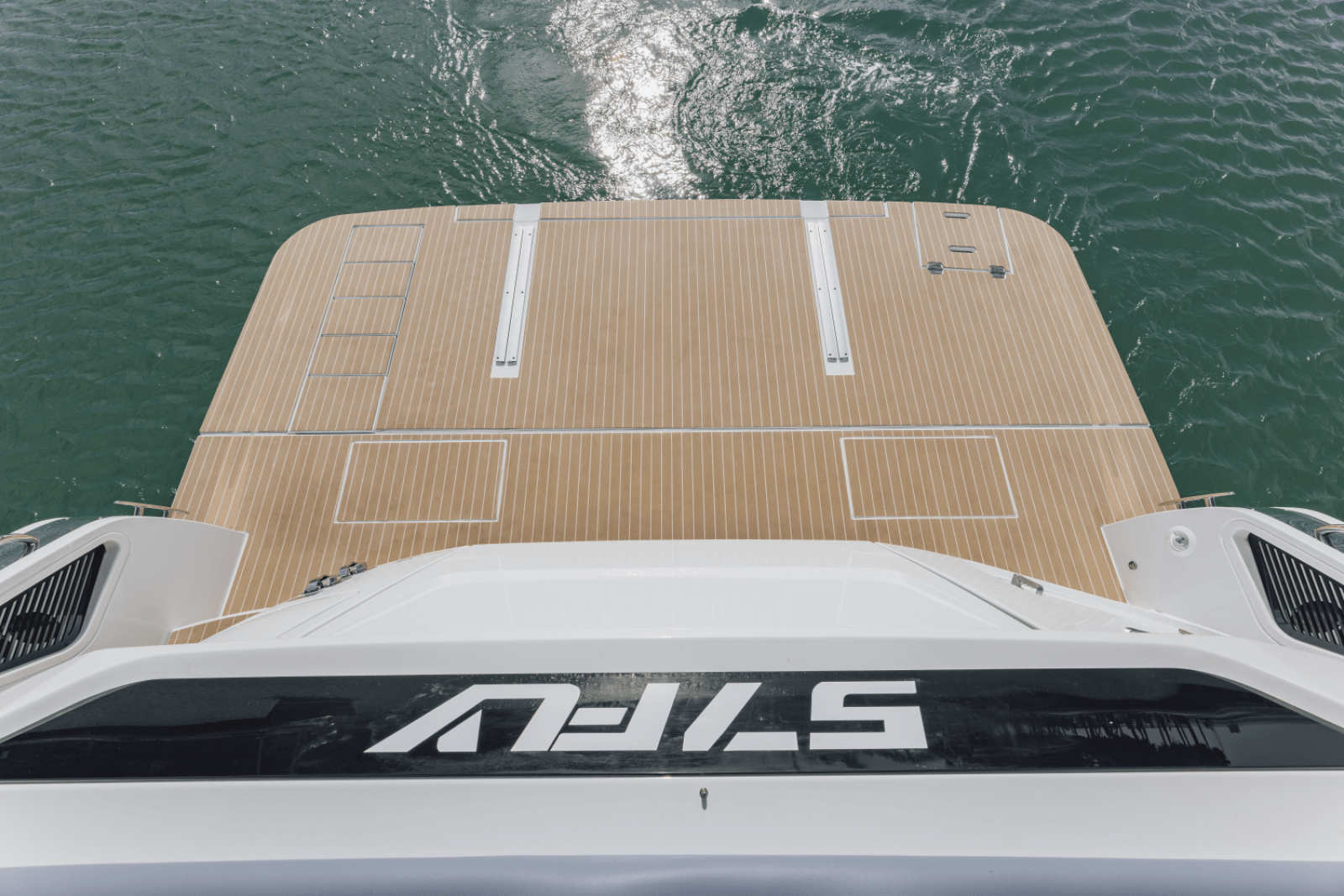 57ft Cruisers Yachts Yacht For Sale