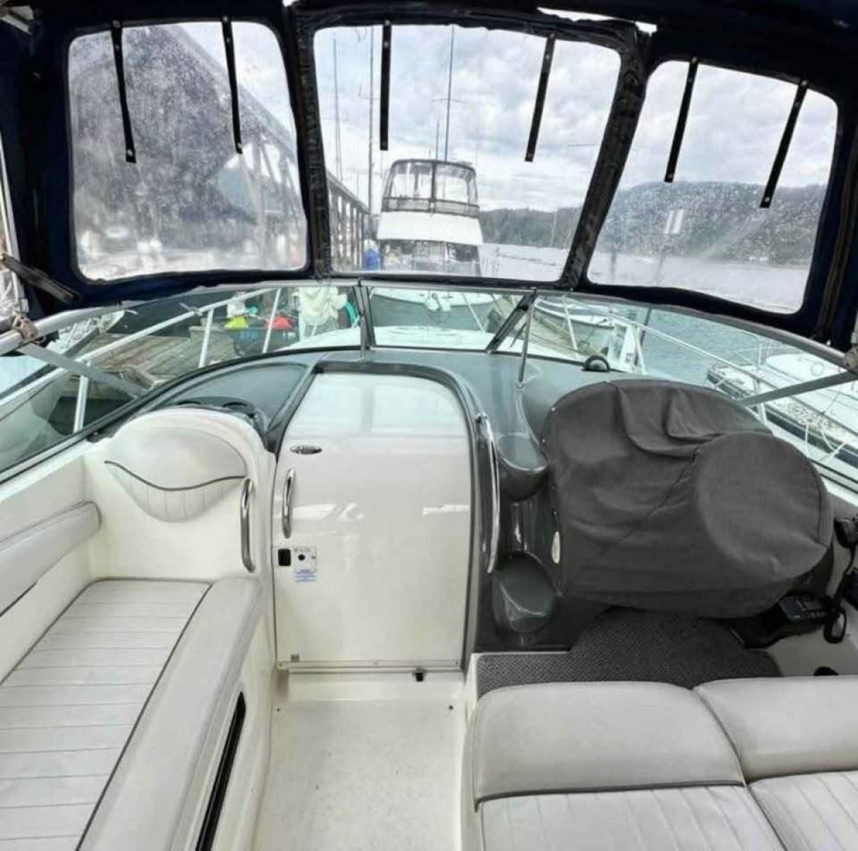 27' 2005 Maxum 2700 SE