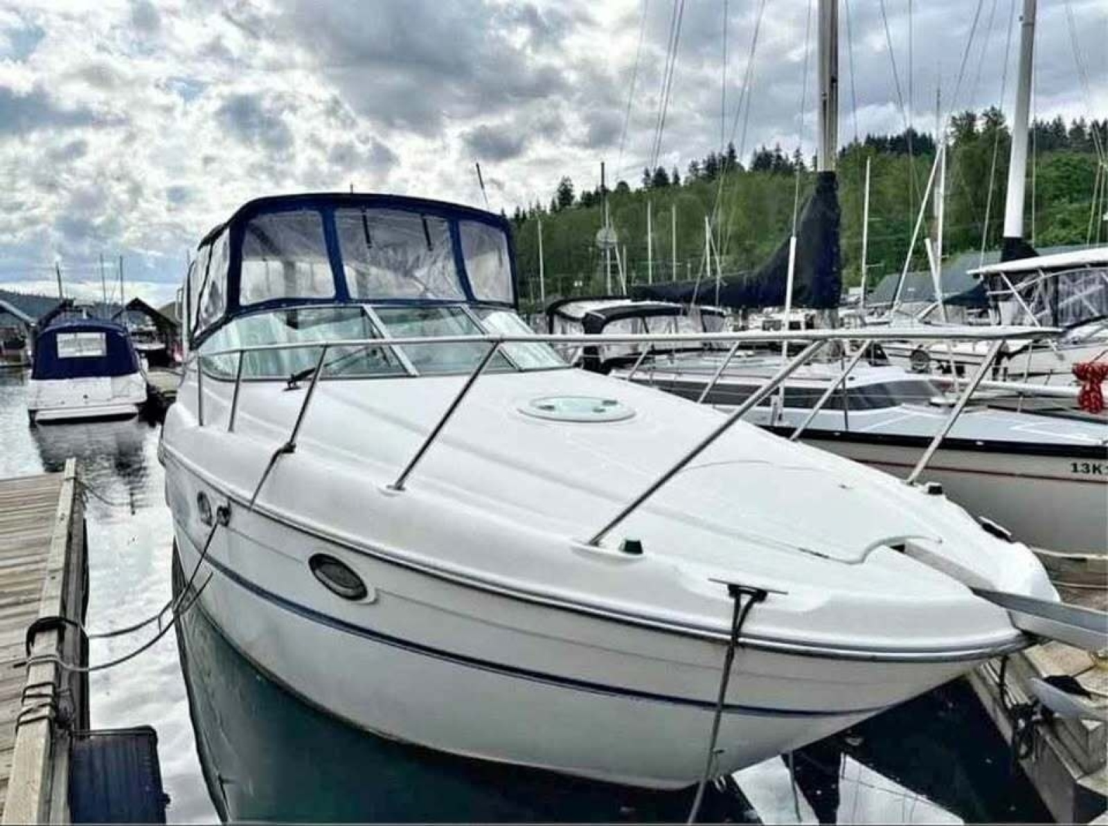 27ft Maxum Yacht For Sale