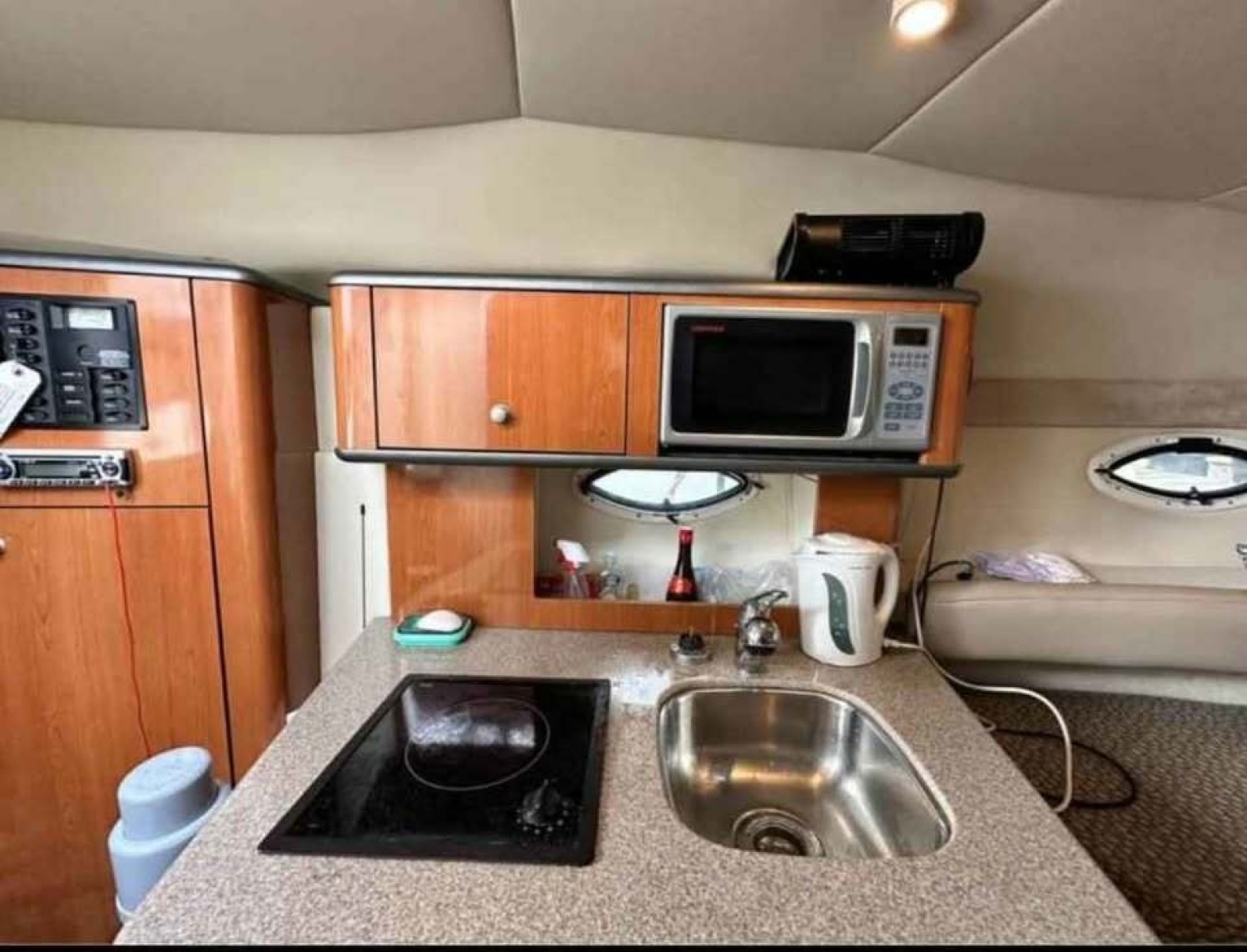 27' 2005 Maxum 2700 SE