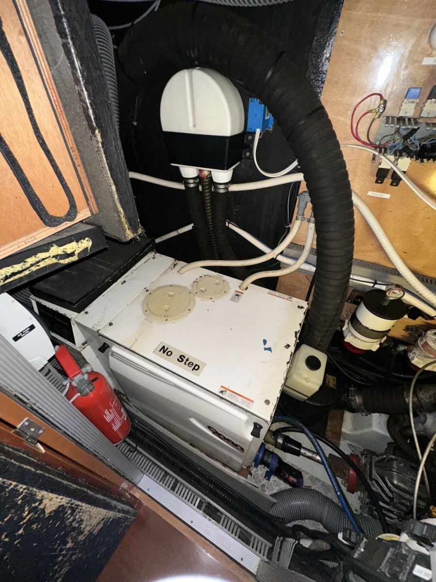 57' 2003 Beneteau 57