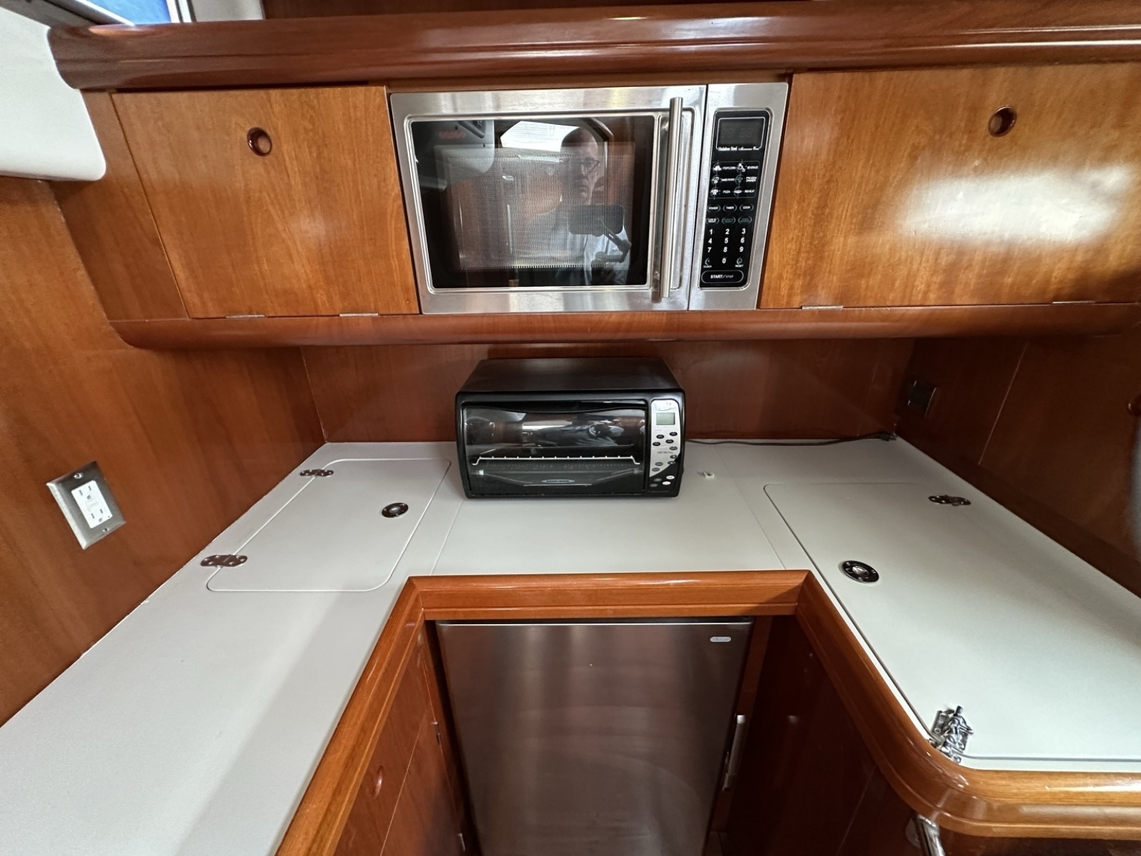 57' 2003 Beneteau 57