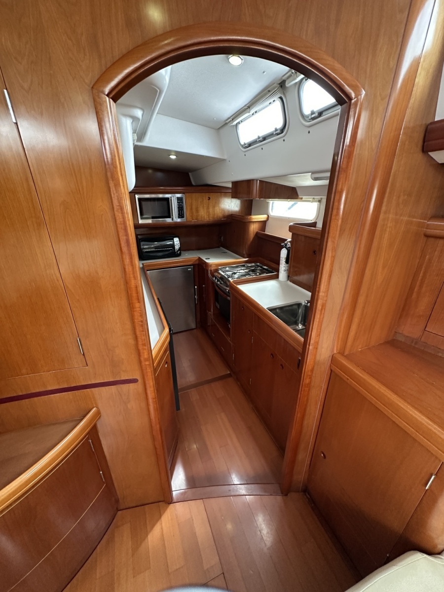 57' 2003 Beneteau 57