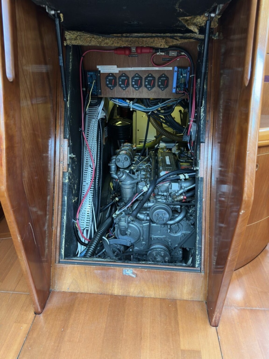 57' 2003 Beneteau 57