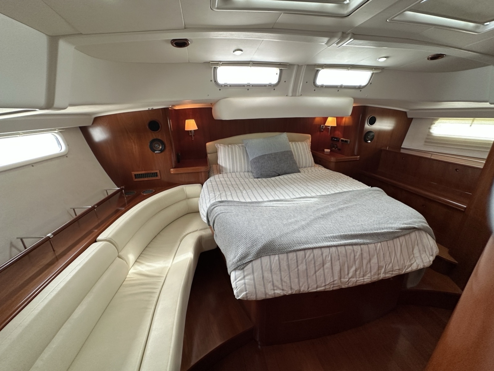 57' 2003 Beneteau 57