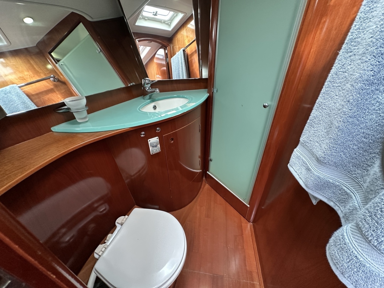 57' 2003 Beneteau 57