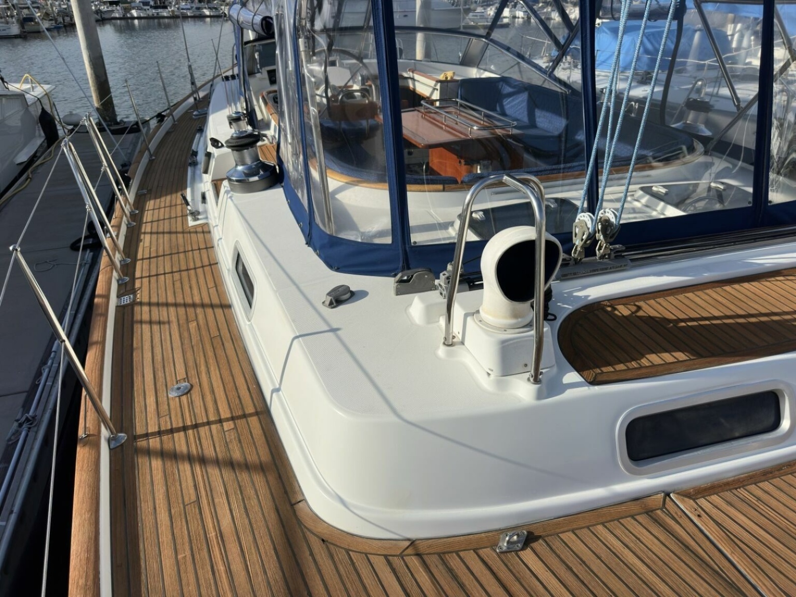 57' 2003 Beneteau 57