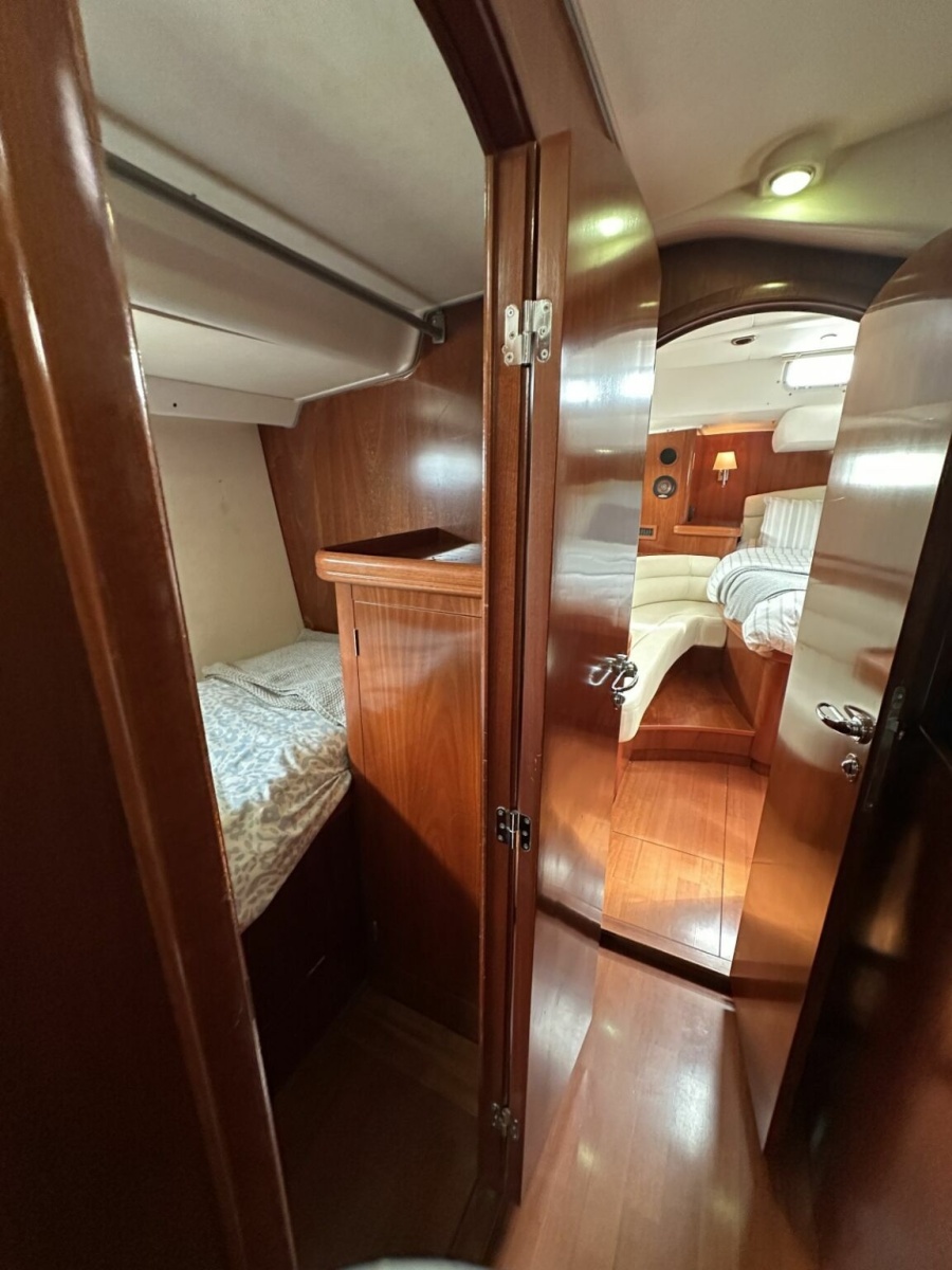 57' 2003 Beneteau 57