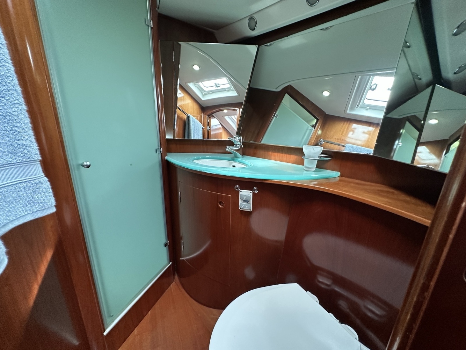 57' 2003 Beneteau 57
