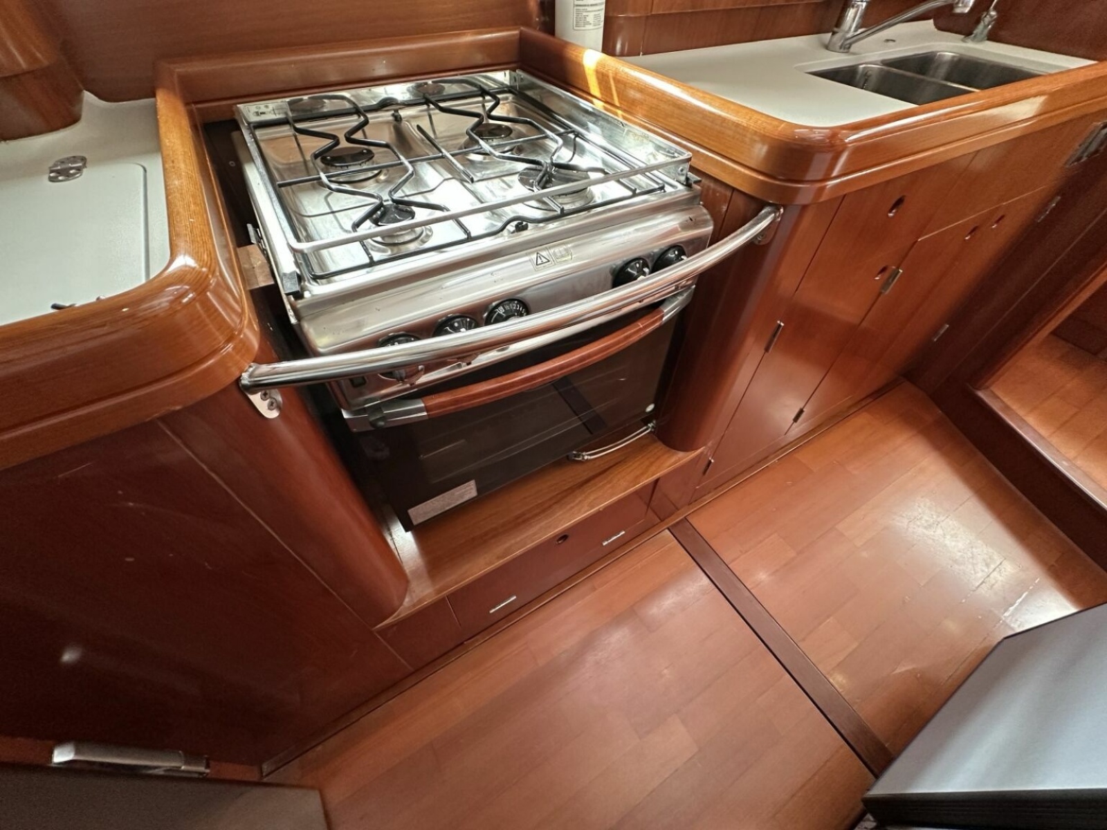 57' 2003 Beneteau 57