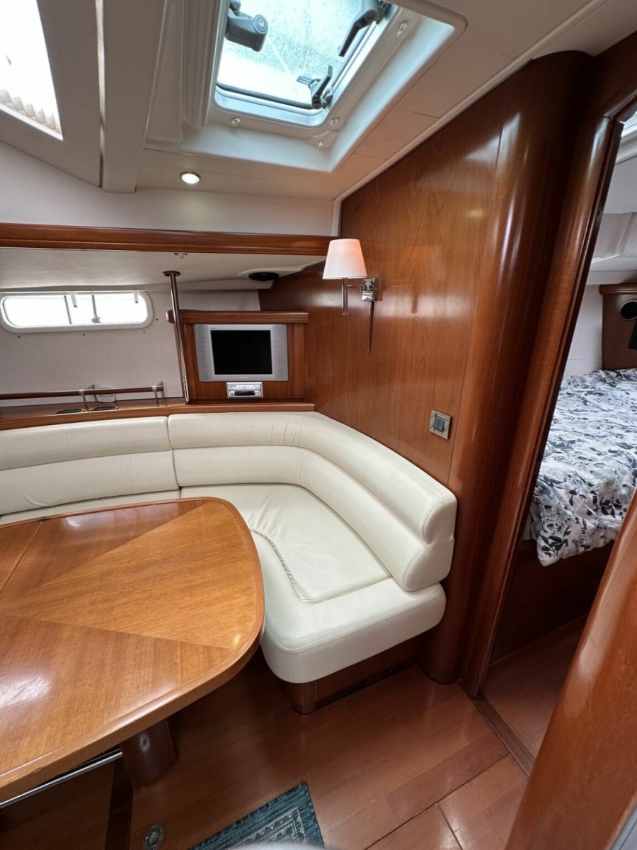 57' 2003 Beneteau 57
