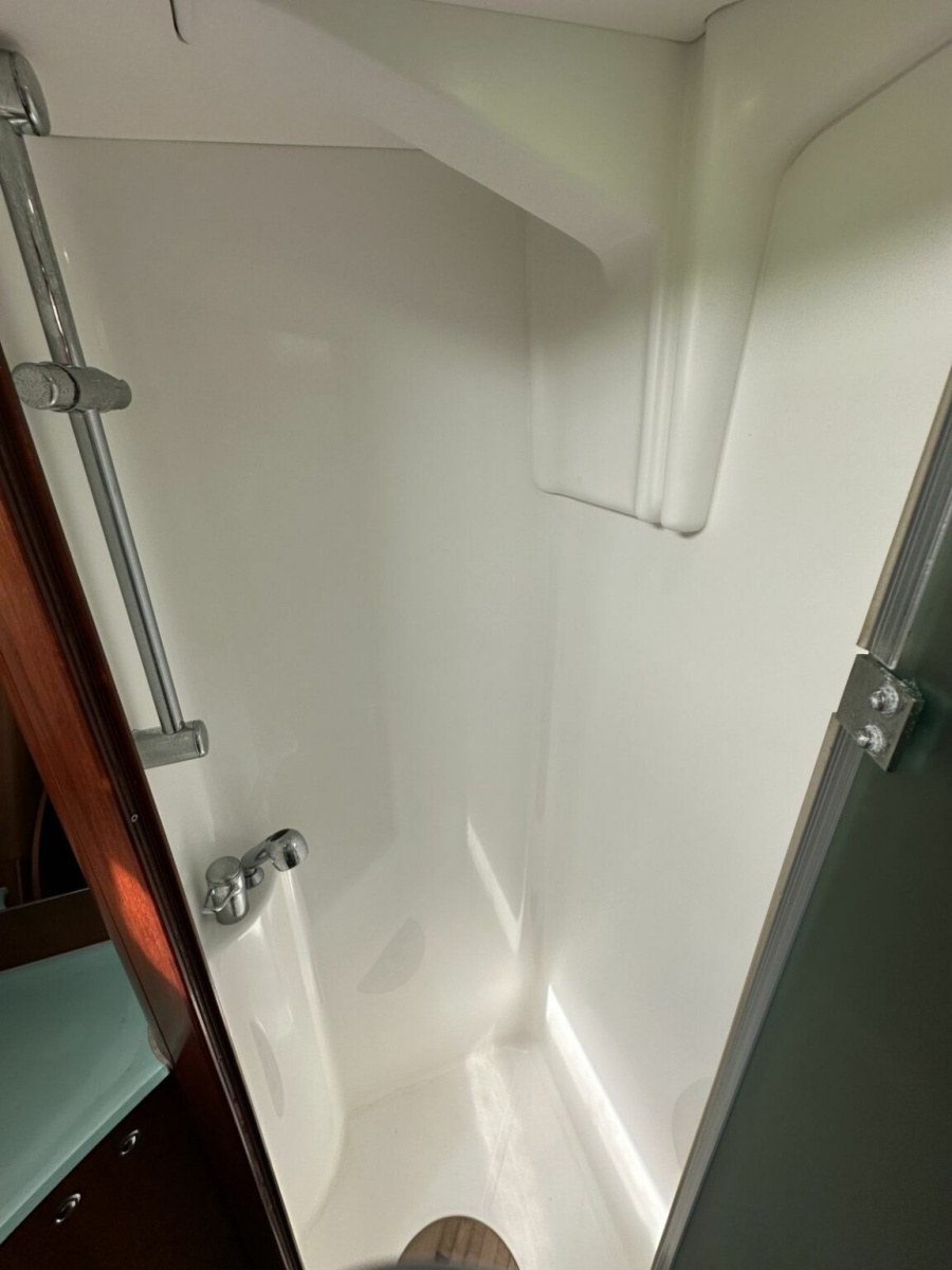 57' 2003 Beneteau 57