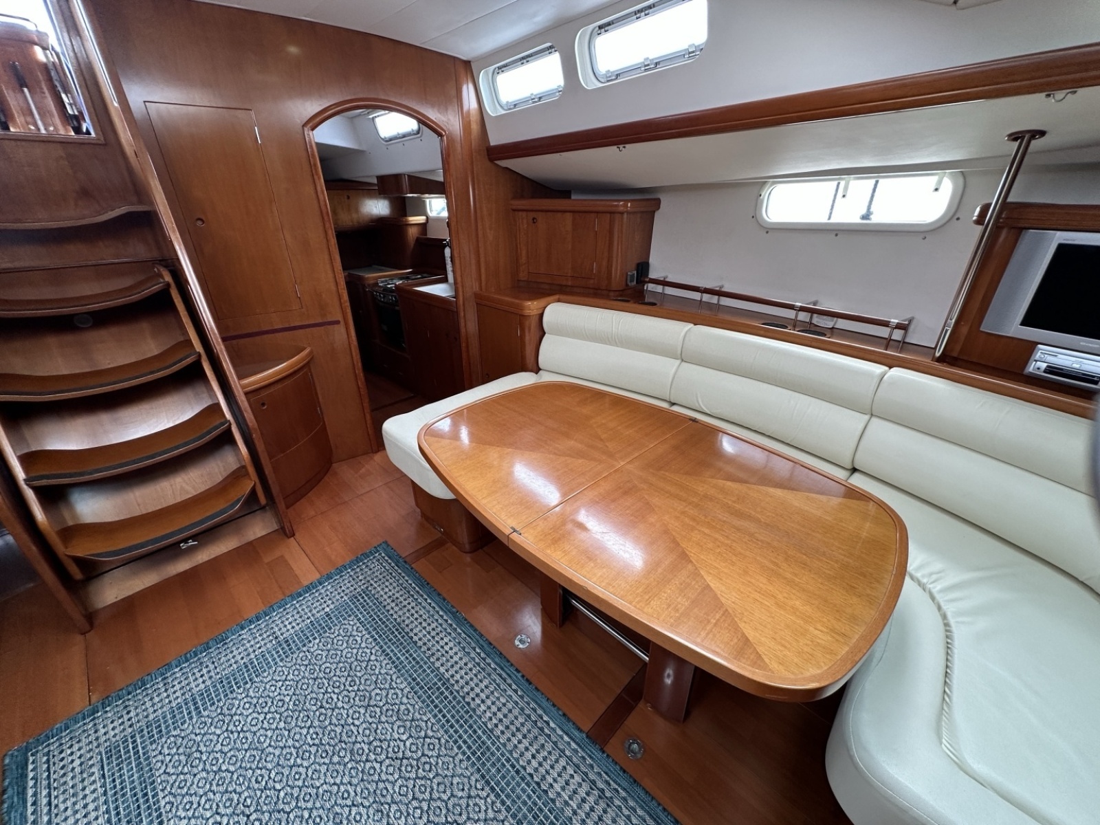 57' 2003 Beneteau 57