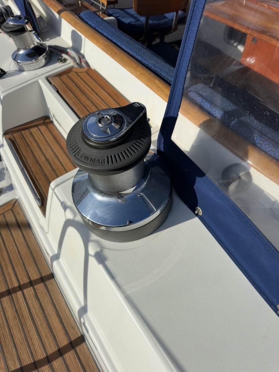 57' 2003 Beneteau 57