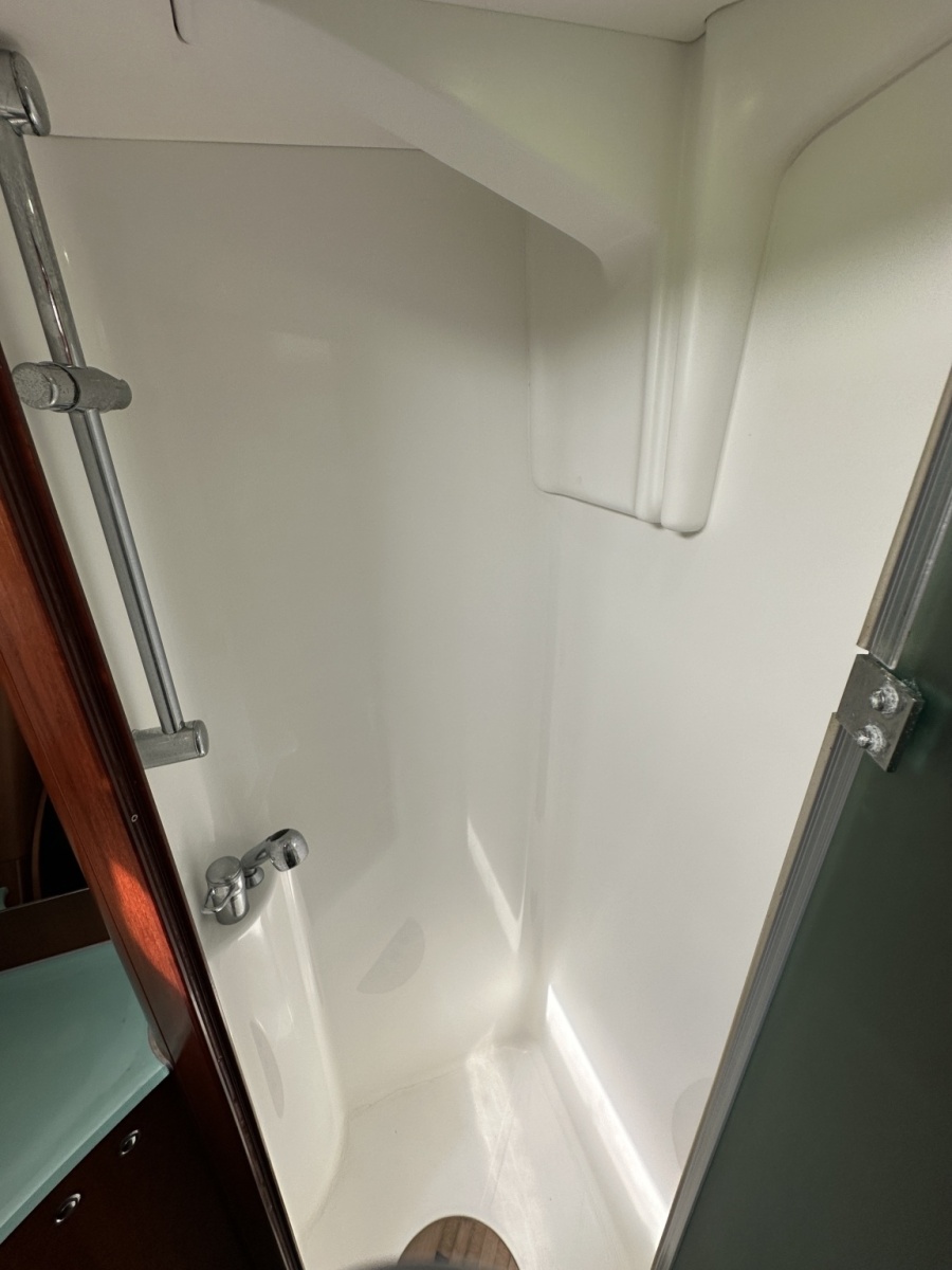 57' 2003 Beneteau 57