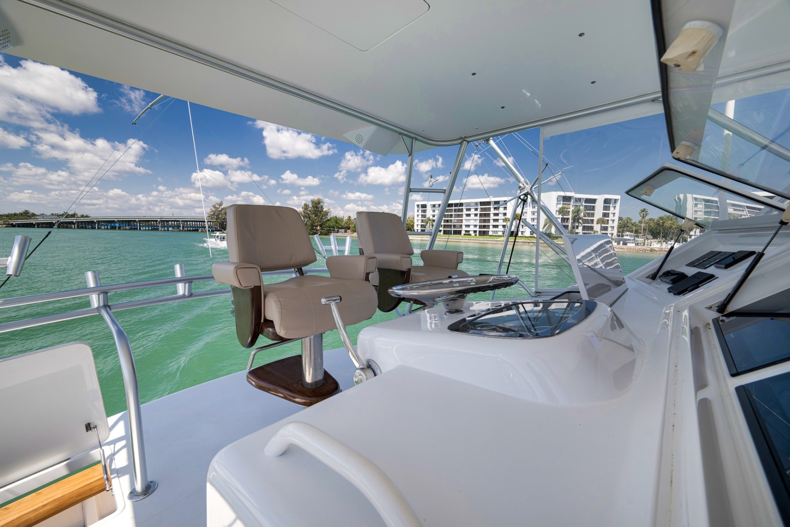 52' 2003 Viking 52 Convertible