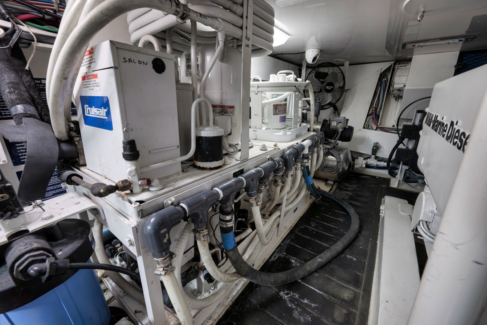 Viking 52 - THE HURRICANE - Engine Room 