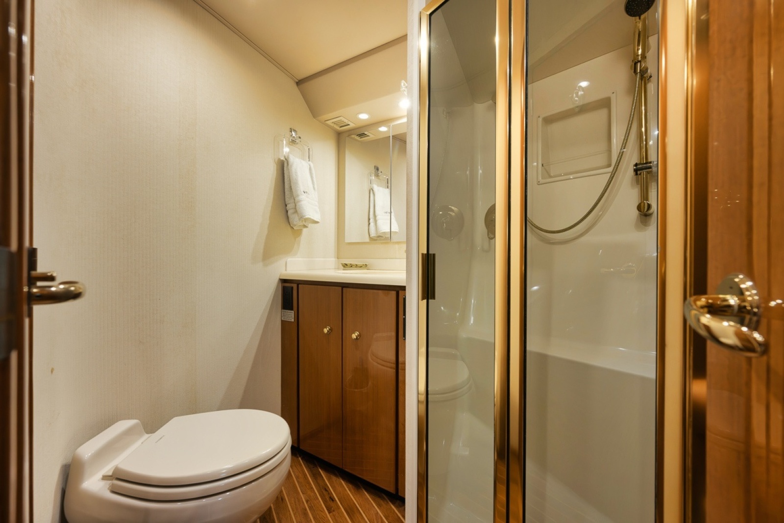 Viking 52 - THE HURRICANE - Master Head