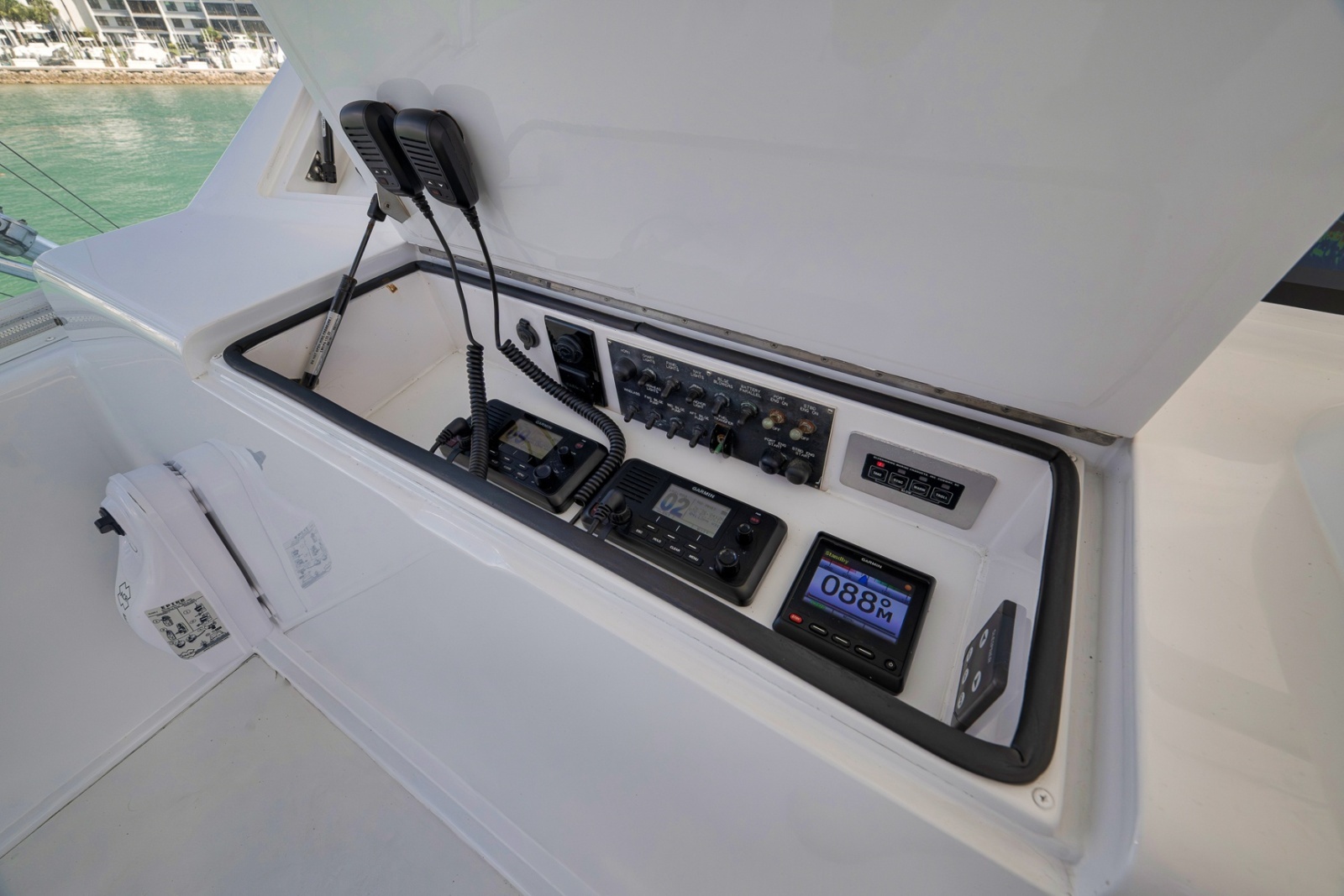 Viking 52 - THE HURRICANE - Flybridge Helm Station Electronics 
