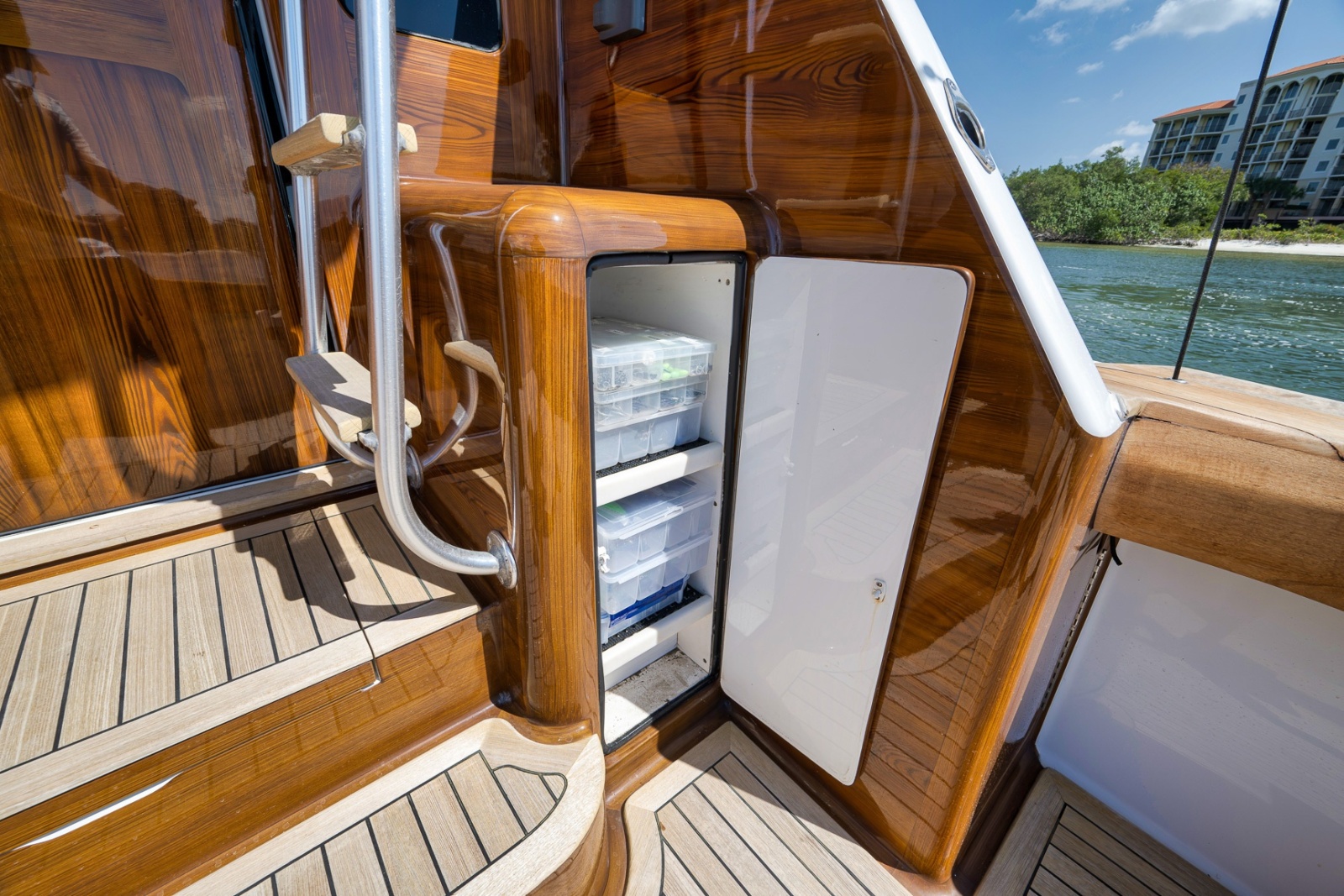 52' 2003 Viking 52 Convertible