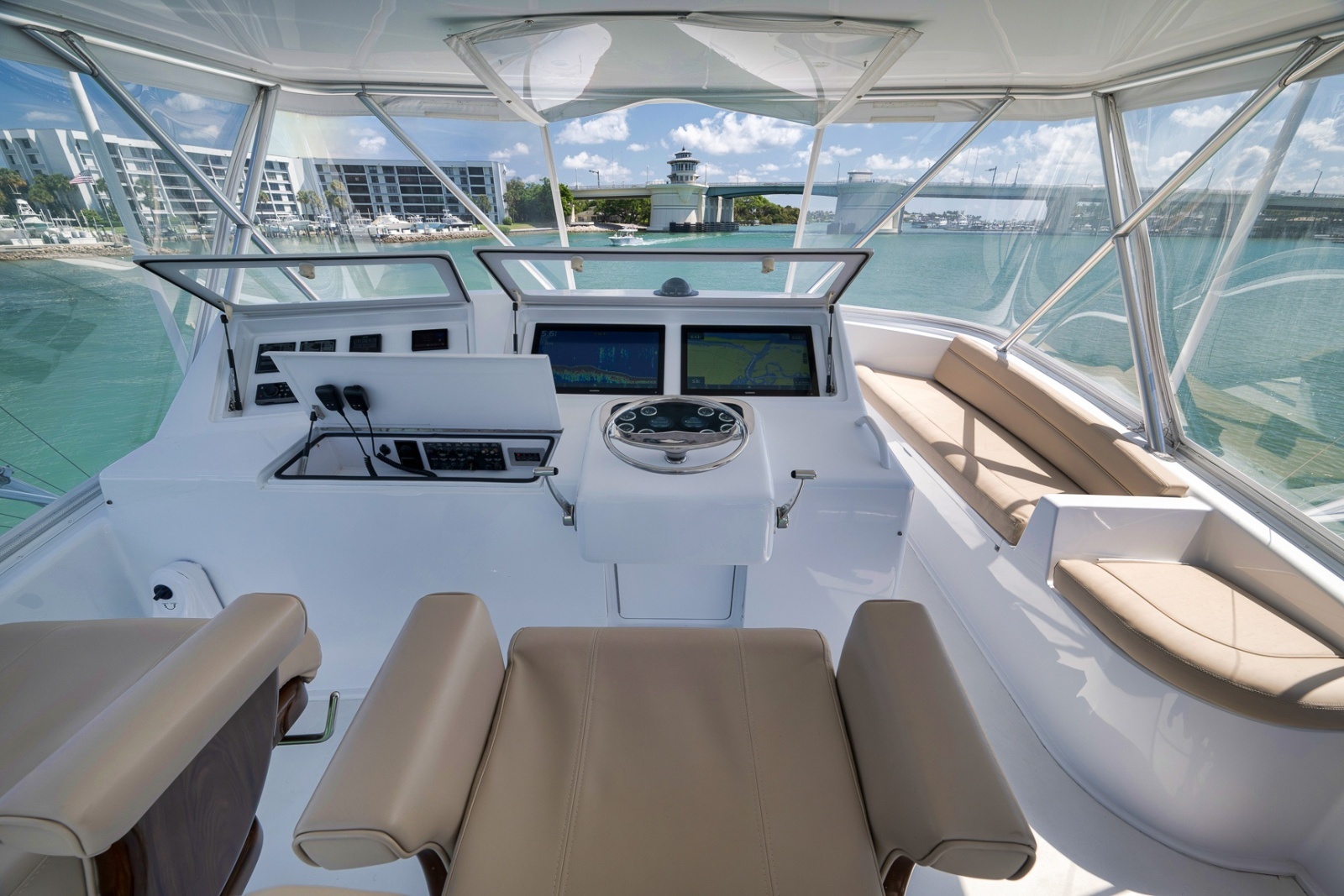Viking 52 - THE HURRICANE - Flybridge Helm