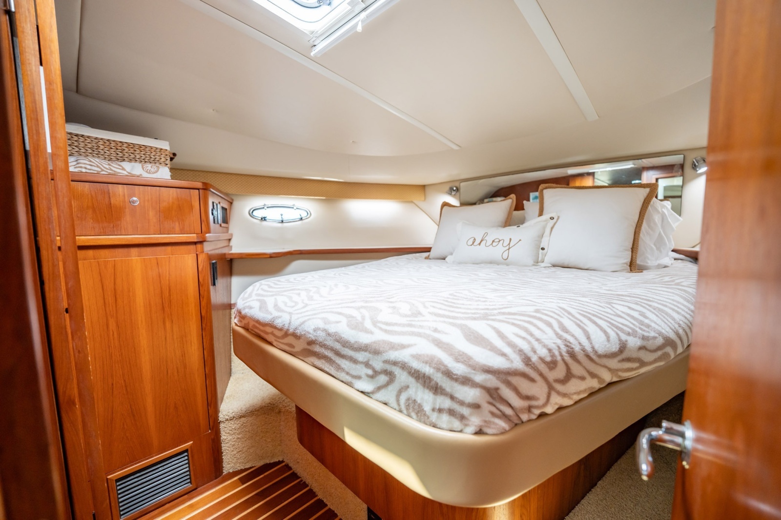 ISLAND TRADER 41ft Tiara Yachts Yacht For Sale