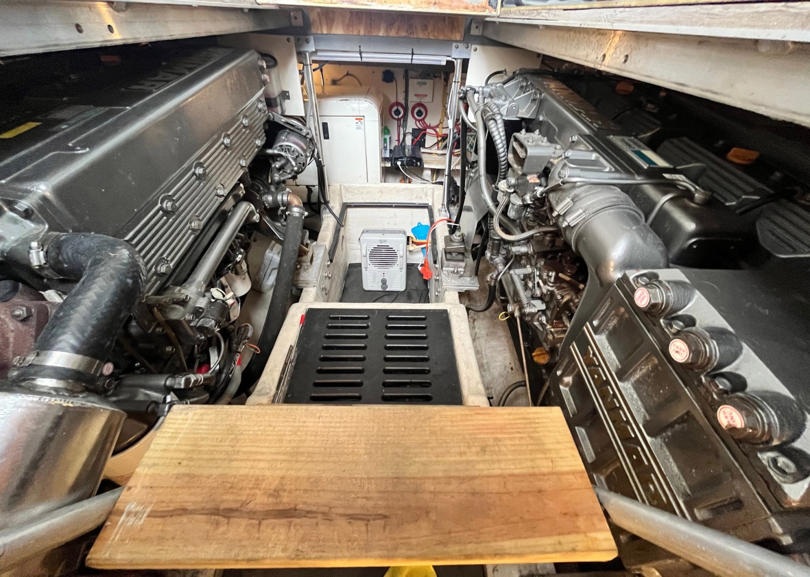 40' 2003 Luhrs 40 Convertible