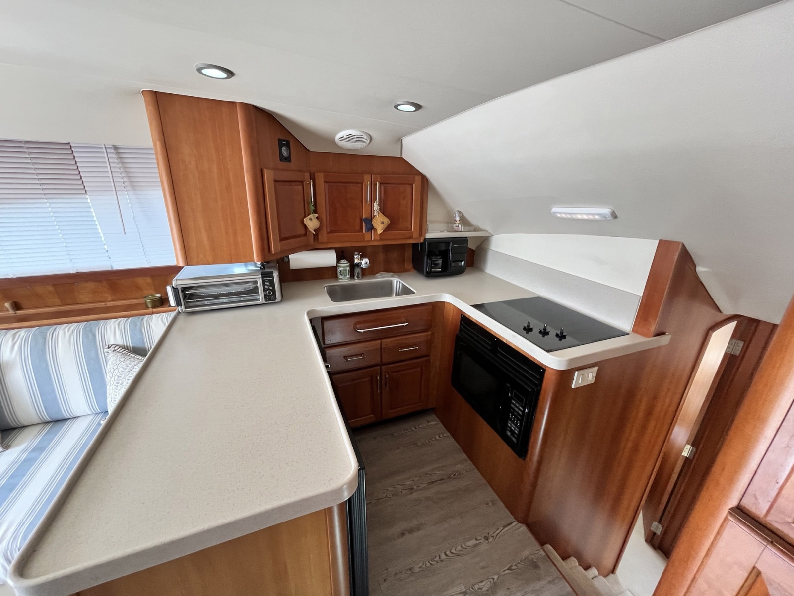 40' 2003 Luhrs 40 Convertible