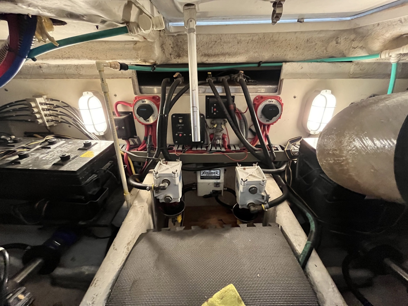 40' 2003 Luhrs 40 Convertible