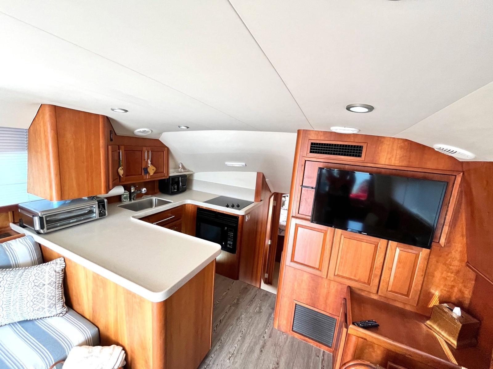 2003 Luhrs 40 Convertible