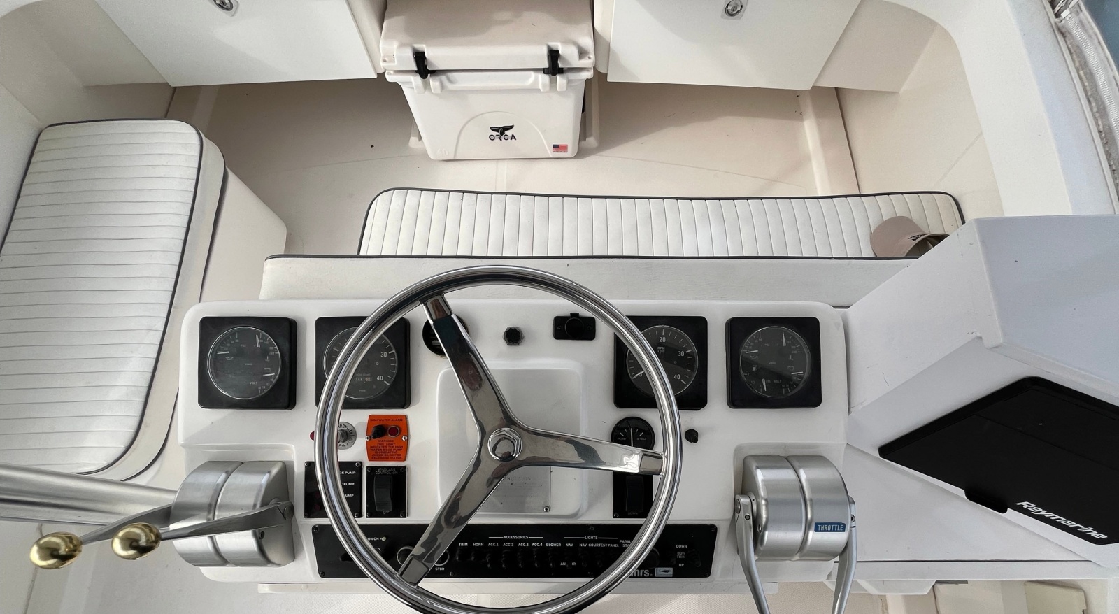 40' 2003 Luhrs 40 Convertible